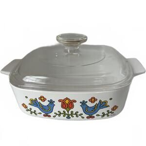 Vintage CorningWare "Country Festival" casserole dish with glass lid.